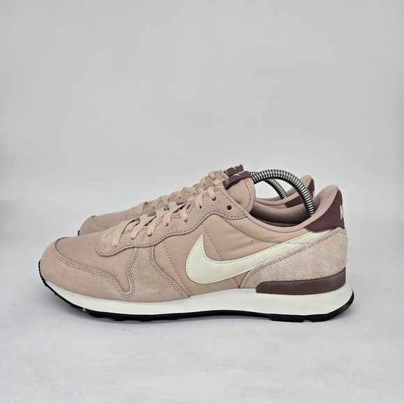 Nike Shoes - Nike Women's Internationalist 'Particle Beige Mauve' Running Shoes Size 10